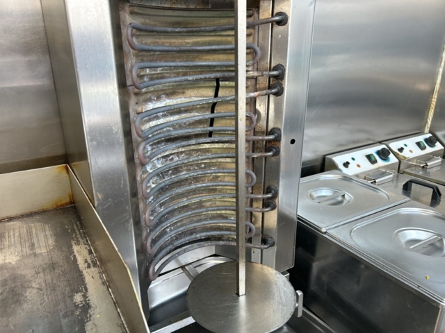 1361224-34 Foodtruck med maskiner och utrustning - Volkswagen Crafter Chassi 35 2.0 TDI -2016