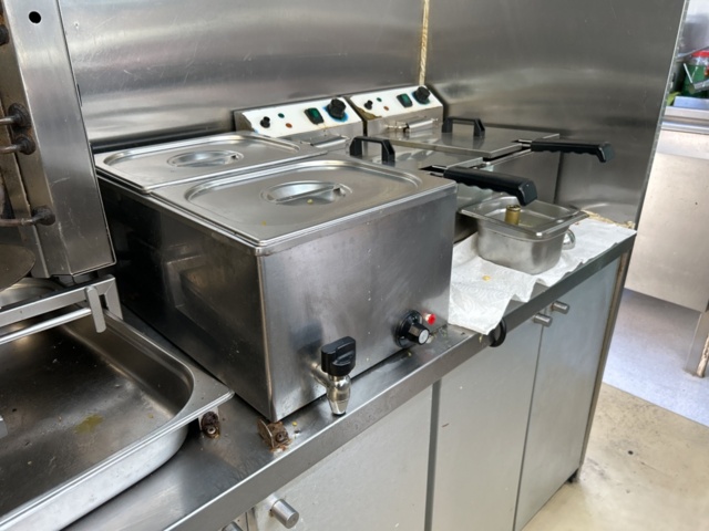 1361224-36 Foodtruck med maskiner och utrustning - Volkswagen Crafter Chassi 35 2.0 TDI -2016