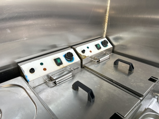 1361224-38 Foodtruck med maskiner och utrustning - Volkswagen Crafter Chassi 35 2.0 TDI -2016