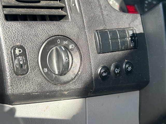 1361224-51 Foodtruck med maskiner och utrustning - Volkswagen Crafter Chassi 35 2.0 TDI -2016