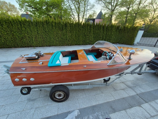 1418917-2 Sweet Sixteen 1962 med Inombordsmotor & båtvagn Repobjekt