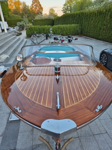 1418917-3 Sweet Sixteen 1962 med Inombordsmotor & båtvagn Repobjekt