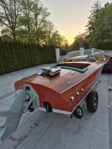 1418917-14 Sweet Sixteen 1962 med Inombordsmotor & båtvagn Repobjekt