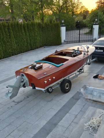 1418917-15 Sweet Sixteen 1962 med Inombordsmotor & båtvagn Repobjekt