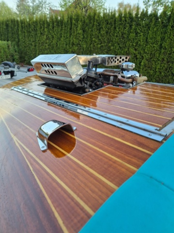 1418917-16 Sweet Sixteen 1962 med Inombordsmotor & båtvagn Repobjekt