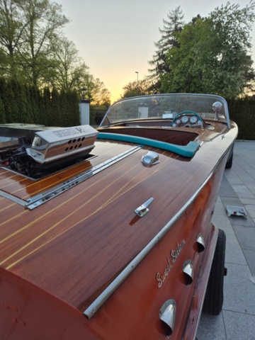 1418917-17 Sweet Sixteen 1962 med Inombordsmotor & båtvagn Repobjekt