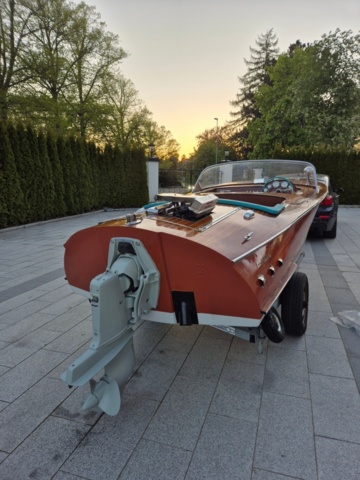 1418917-19 Sweet Sixteen 1962 med Inombordsmotor & båtvagn Repobjekt