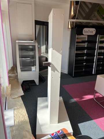 1372456-1 Dubbelsidig displaystativ för hyllmontering