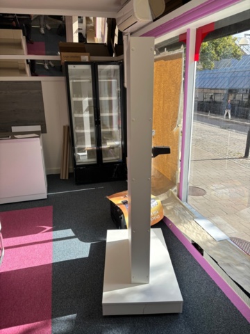 1372456-4 Dubbelsidig displaystativ för hyllmontering