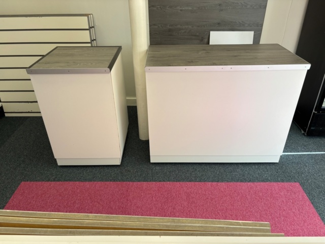 1372460-1 Kassadiskar – 2 st i vitt med träfärgad topp