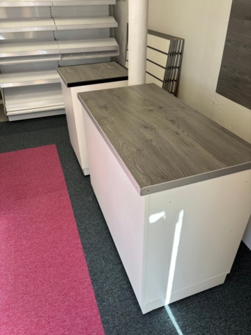 1372460-2 Kassadiskar – 2 st i vitt med träfärgad topp