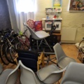 1408877-1 Cyklar, stolar, leksakskök, diverse möbler