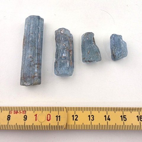 1419138-3 Parti obearbetad kristall av typen akvamarin ca 159 ctv (4)