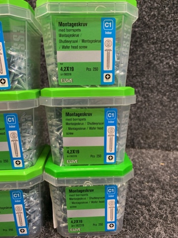 1418511-4 9 st Förpackningar Montageskruv, Essve