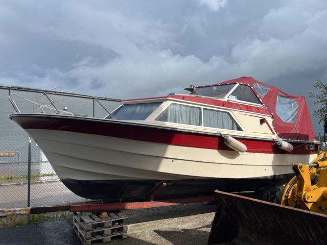 1384559-4 Motorbåt Fjord 26” med vagn