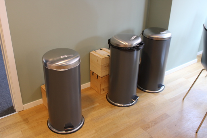 1410612-7 Matbord 3 st med stolar 15 st (inkl taklampor)