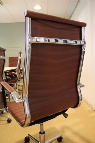 1410620-3 Konferensbord med 12 st stolar