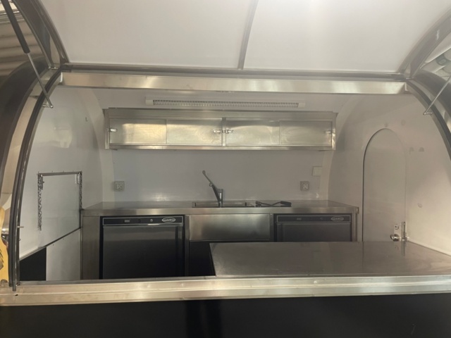 1291189-4 Foodtrailer LE GRAND FOODTRAILERS, 2022