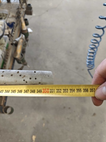 1400547-16 3 self-built assembly benches