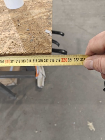 1400547-18 3 self-built assembly benches