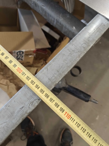 1400547-19 3 self-built assembly benches