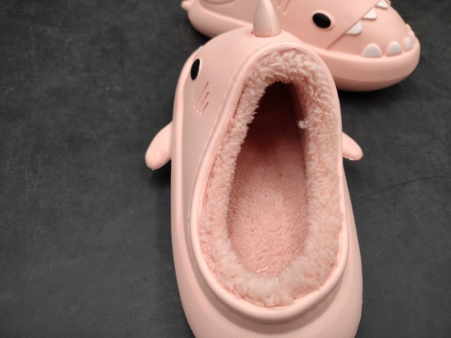 1420537-2 3 pairs of lined shark slippers, Pink, size: 32-33