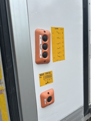 1296741-15 Iveco Daily 35-140 Chassi Cab 2.3 JTD Hi-Matic, 136hk, 2020