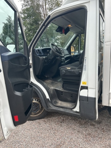 1296741-29 Iveco Daily 35-140 Chassi Cab 2.3 JTD Hi-Matic, 136hk, 2020