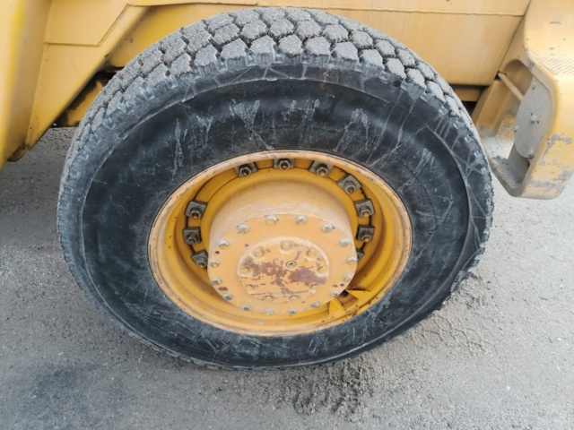 1331899-11 Baklastare Volvo BM 642