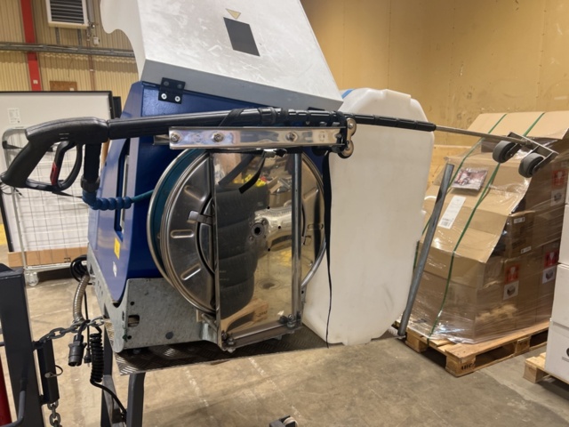 1351289-47 Redskapsbärare med hetvattentvätt och tillbehör - Timan 3400