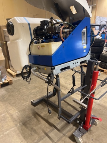 1351289-50 Redskapsbärare med hetvattentvätt och tillbehör - Timan 3400