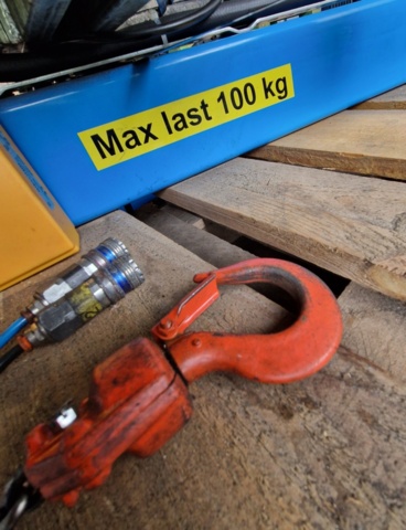 1421081-5 PMH Knäckarmskran Hymer – 100 kg, årsmodell 2021