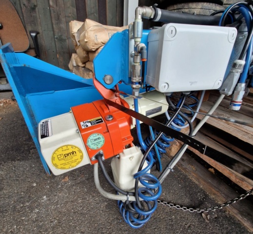 1421081-3 PMH Knäckarmskran Hymer – 100 kg, årsmodell 2021