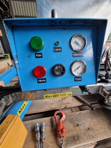 1421081-4 PMH Knäckarmskran Hymer – 100 kg, årsmodell 2021