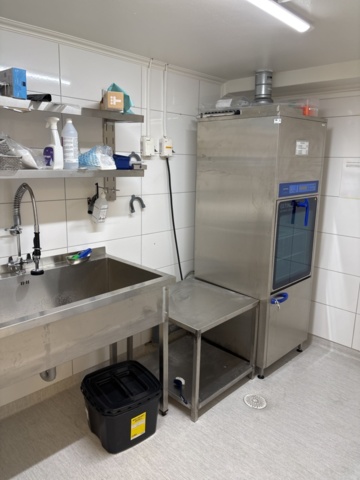 Washer-disinfector - Getinge WD46-4 with peripherals - PS Auction - We ...