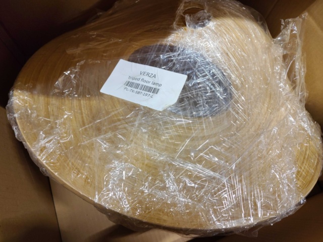 1421222-2 Golvlampa Verza Tripod – 1610 x 500 x 500 mm