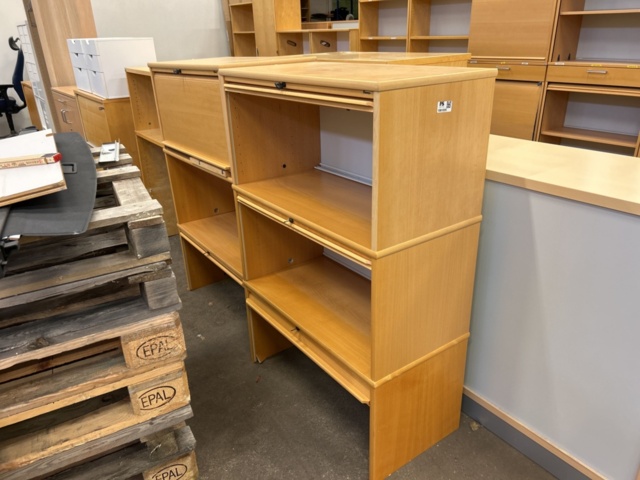 1361225-2 Samling med skåp,  byråer och hyllor