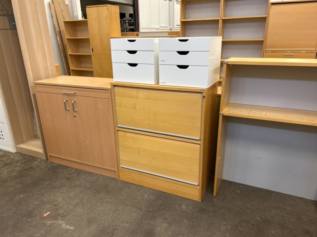 1361225-4 Samling med skåp,  byråer och hyllor