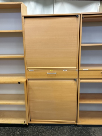 1361227-7 Parti med diverse skåp