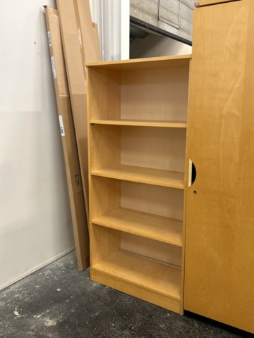 1361227-11 Parti med diverse skåp