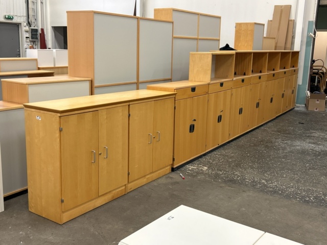 1361228-1 Förvaringsskåp 8 st