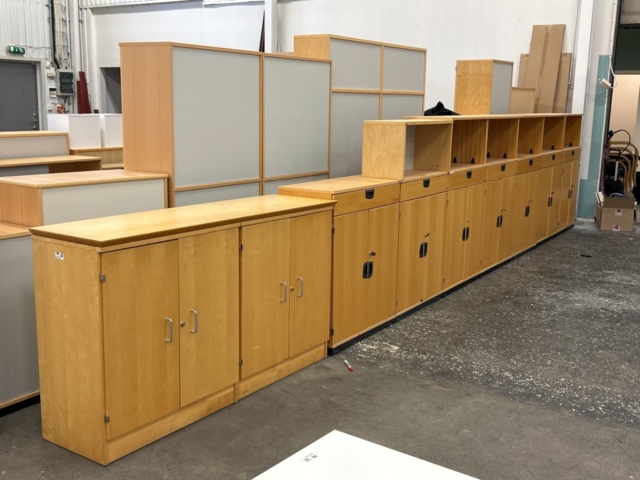 1361228-2 Förvaringsskåp 8 st