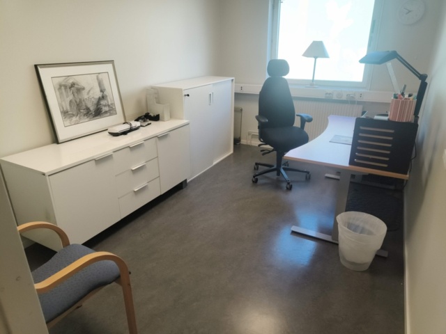 1331904-1 Kontorsmöblemang