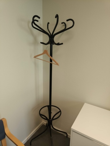 1331904-6 Kontorsmöblemang