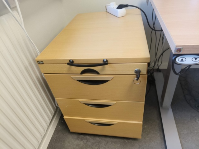 1331904-11 Kontorsmöblemang