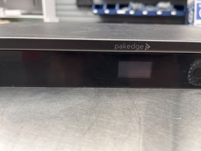 1291195-3 Pakedge 8 portars nätverksswitch