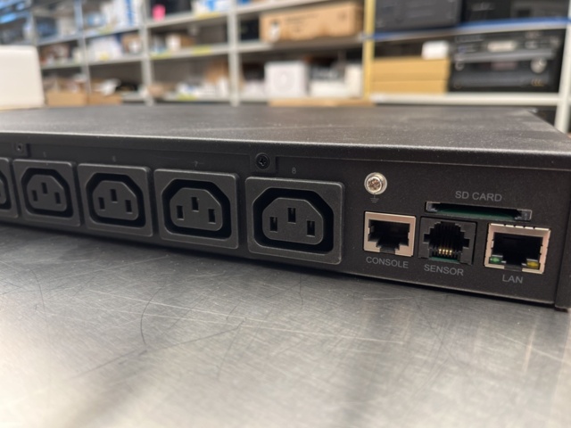 1291195-6 Pakedge 8 portars nätverksswitch