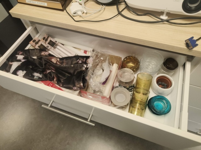 1331905-14 Kontorsmöbler och tillbehör