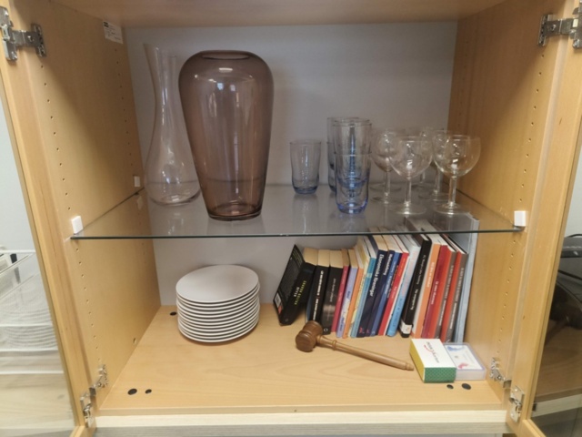 1331905-19 Kontorsmöbler och tillbehör