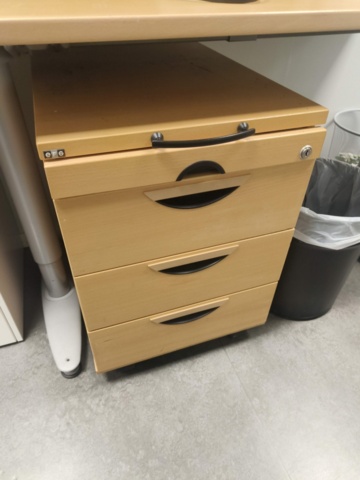 1331905-23 Kontorsmöbler och tillbehör